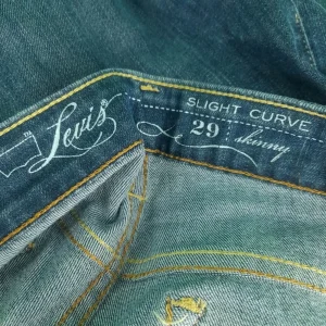 Farmerke Levis, W29 - Slika 6