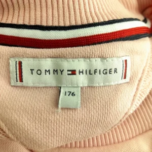 Dukser Tommy Hilfiger 9 Dukser Tommy Hilfiger - Slika 5