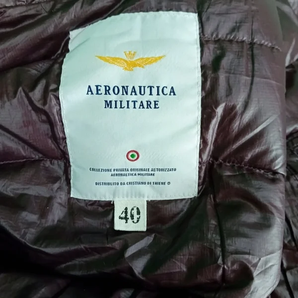 Jakna Aeronautica Militare, perjana