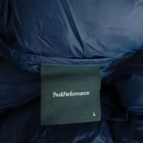 Jakna Peak Performance teget 3 Jakna Peak Performance teget — etiketa-brend