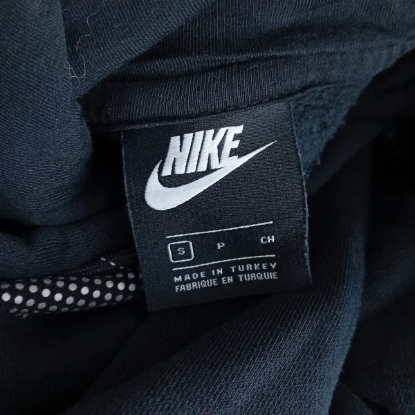 duks Nike 3 duks Nike — etiketa-brend