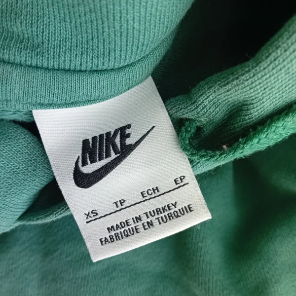 Nike dukser sa kapuljačom 3 Nike dukser sa kapuljačom — etiketa-brend