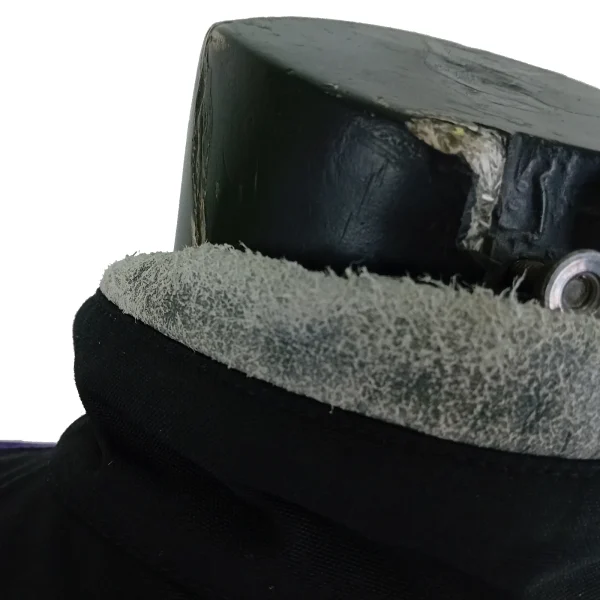 Prsluk Dainese — detalj