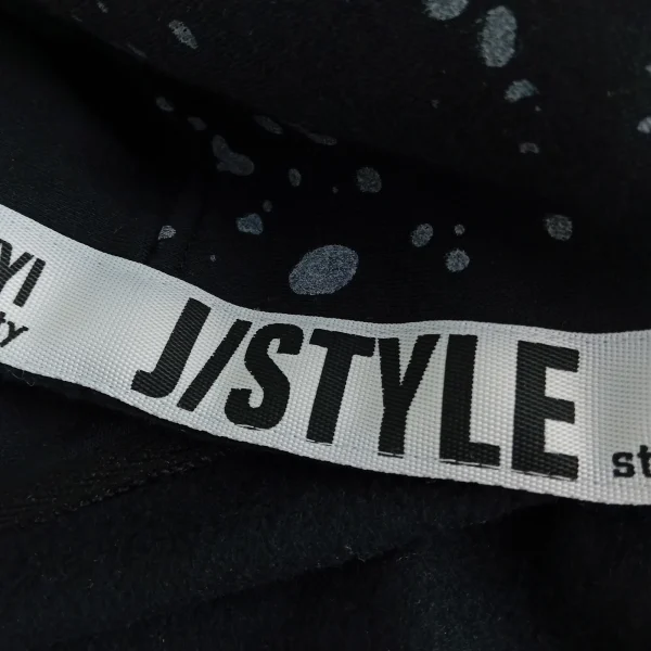Dukser J/STYLE — etiketa-brend